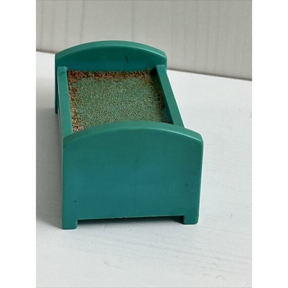 Vintage Fisher-Price Little People Hospital 3 Pieces: Ambulance, sink & bed #931 - Picture 13 of 16